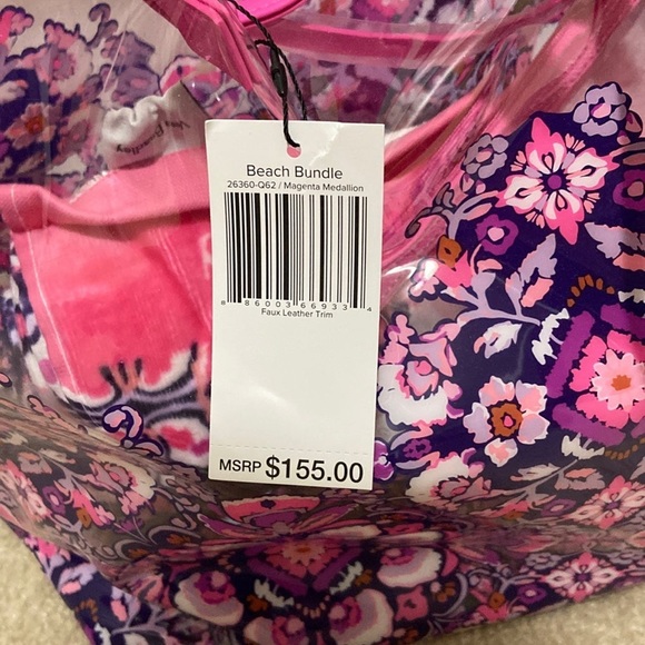 NEW VB beach bag w small zip bag and towel in Magenta Medallion pattern - Picture 4 of 7